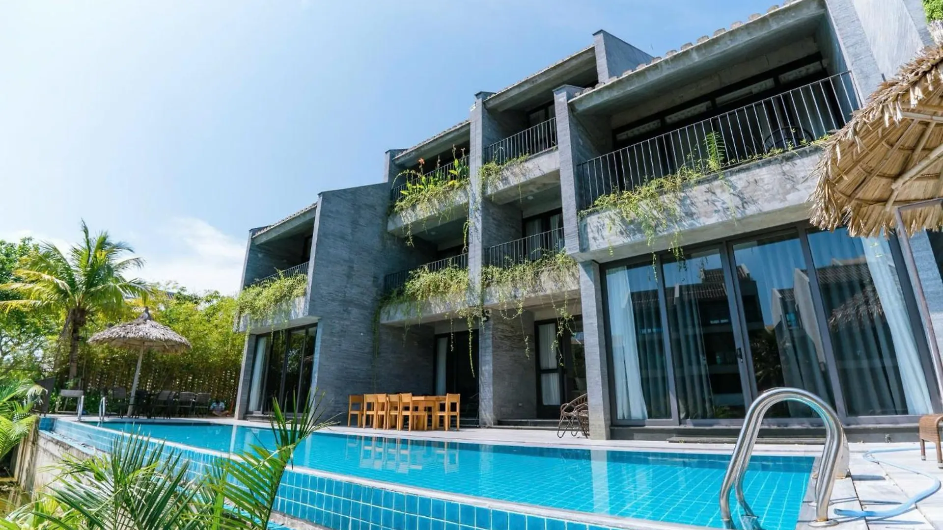Gold Riverside Apartment & Villa Hoi An 3*,